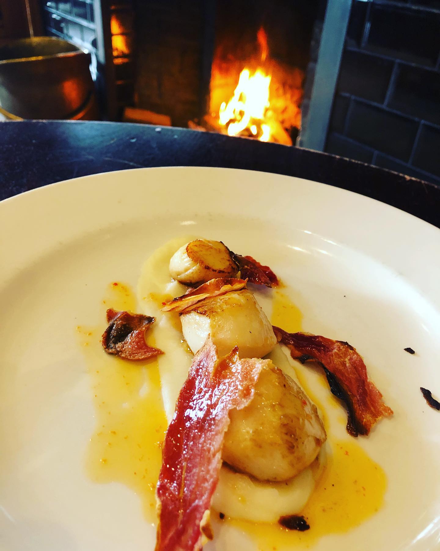 The Lounge, Largs