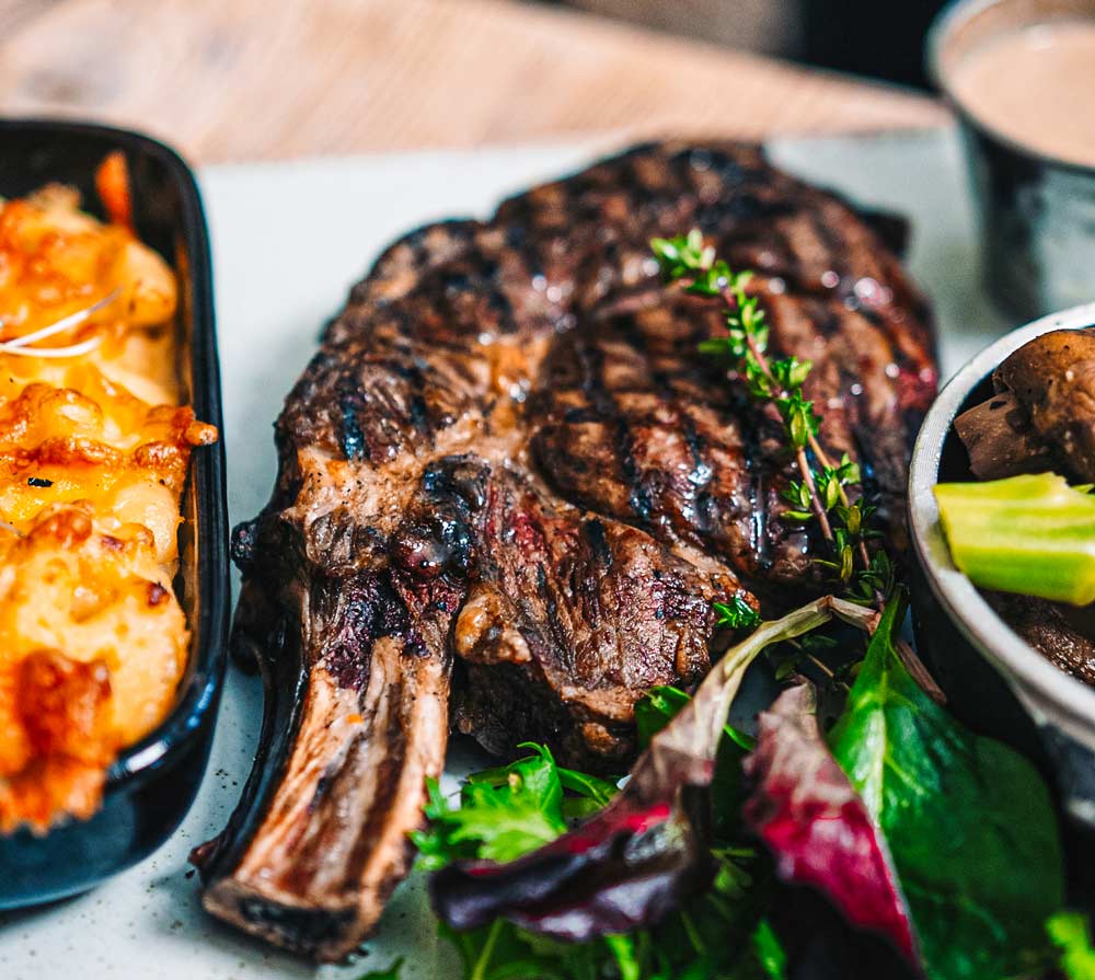 Côte de Bœuf or Fillet Steak, Chips, Sauce and Wine for Two (Sun-Thu)