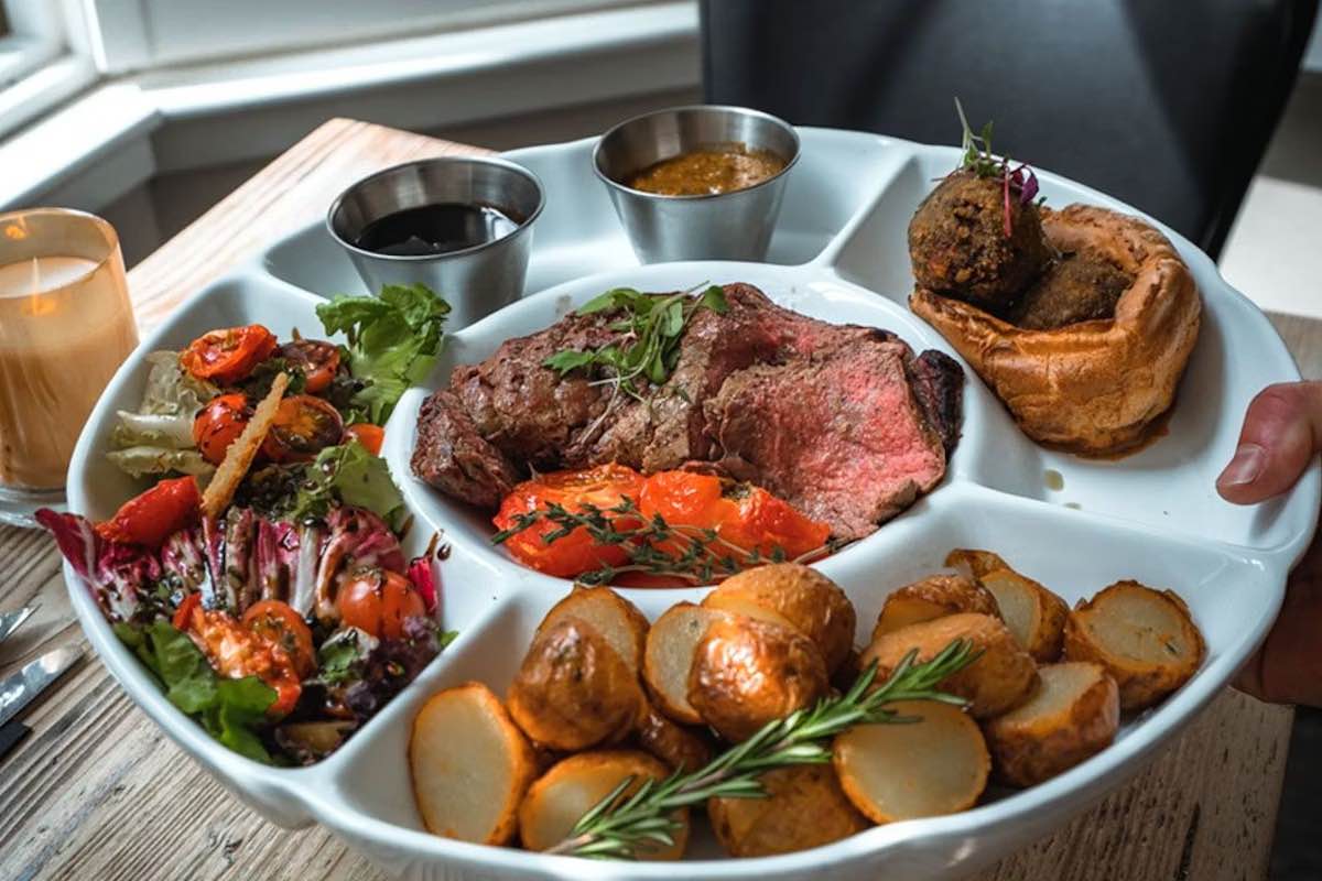 Bavette Steaks With Chips, Sauce & Glass Of Prosecco Or Wine Each