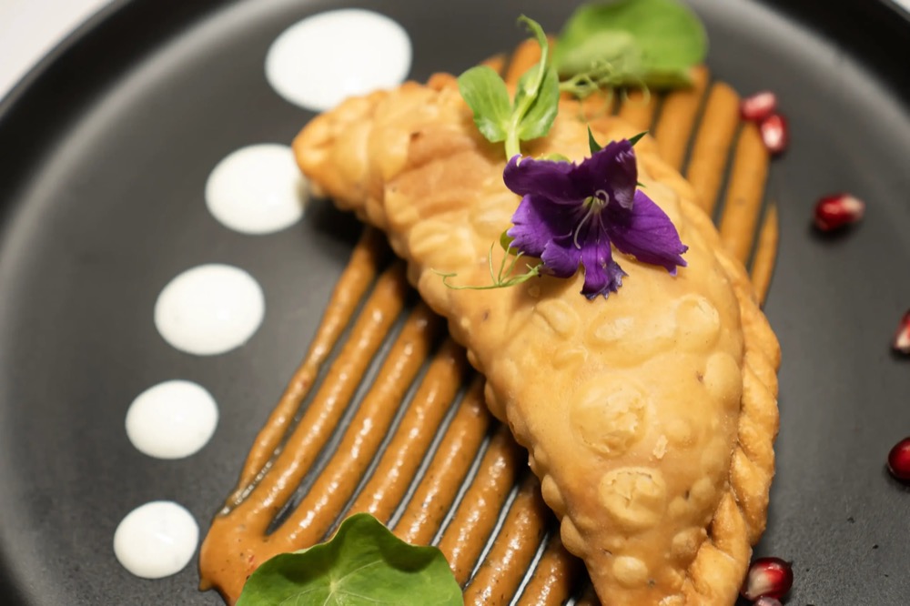 Nepali Gold Feast For Two With Cocktails