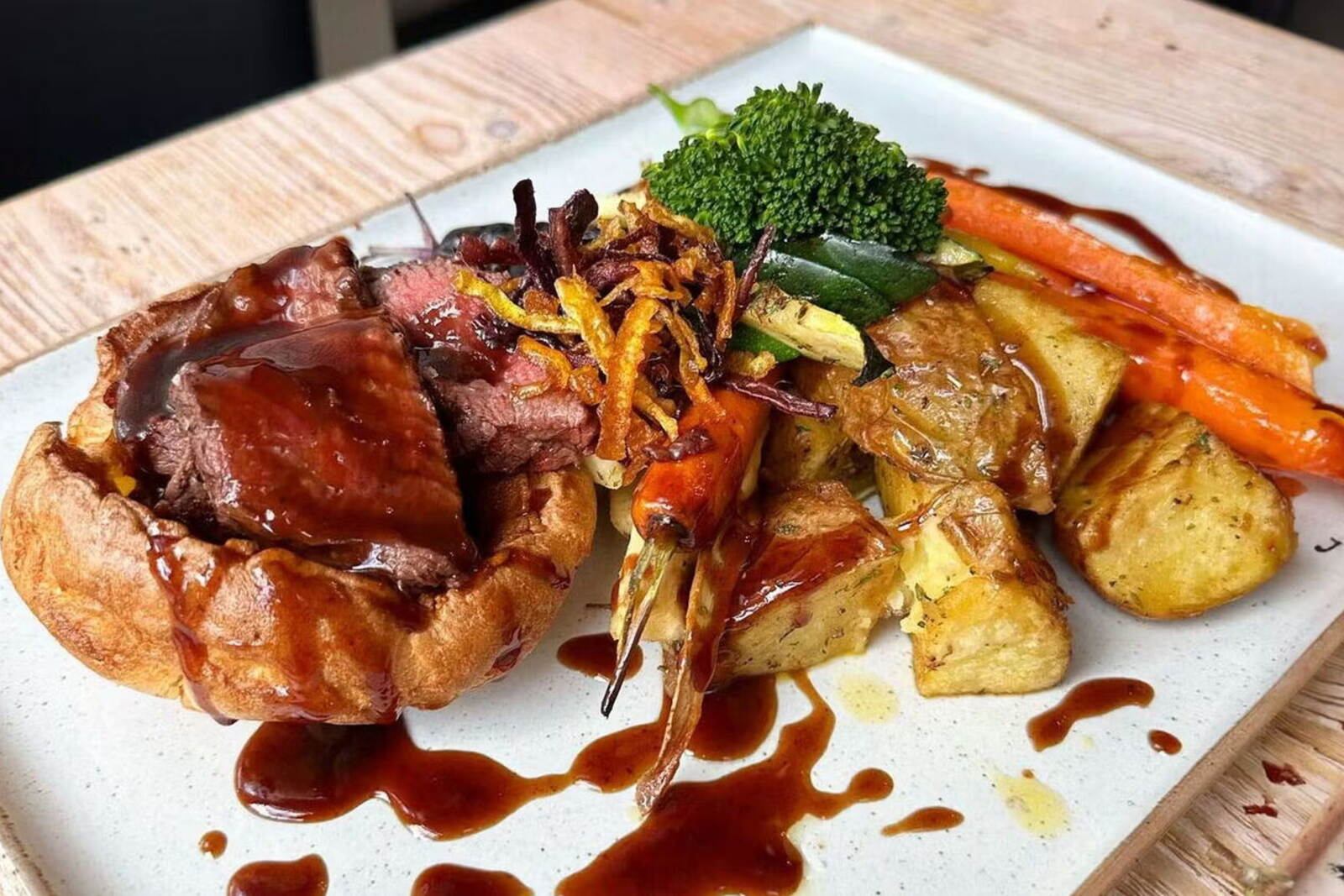 Sunday Roast &amp; Prosecco For Two At Award Winning Mini Grill
