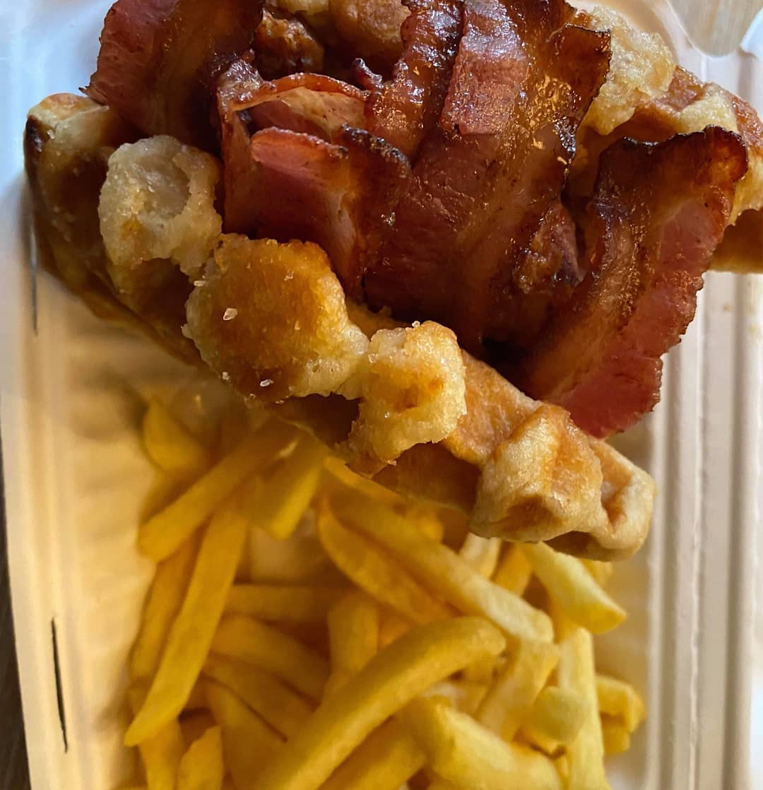 Hank Marvin review photo